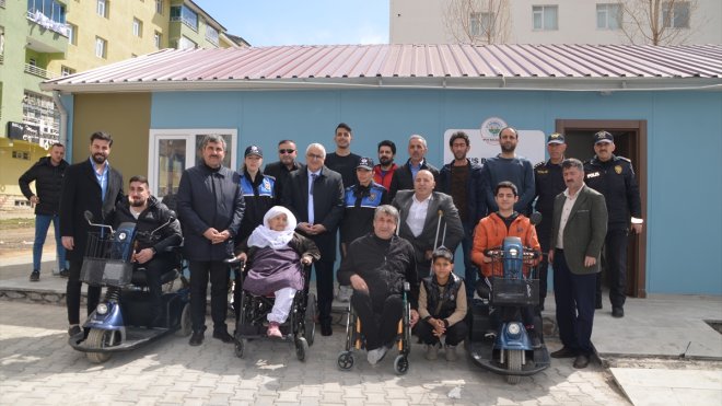 MUŞ - Engellilere akülü tekerlekli sandalye dağıtıldı1