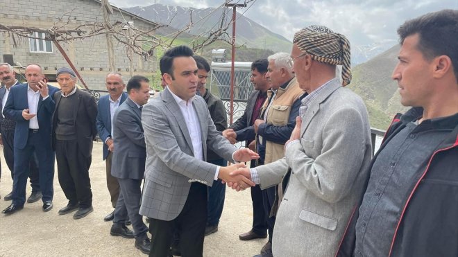 Şemdinli Kaymakamı Battal vatandaşlarla bayramlaştı1