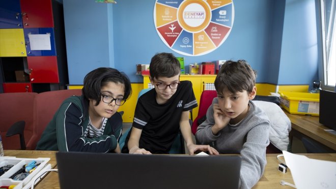 TUNCELİ - Çocuklar teknoloji atölyelerinde geleceğe hazırlanıyor1