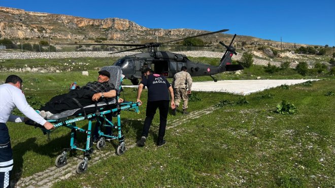 Tunceli'de kalp krizi geçiren kişi askeri helikopterle hastaneye ulaştırıldı