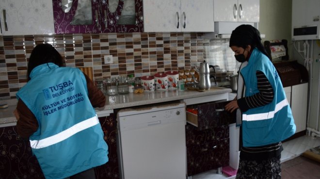 Tuşba Belediyesinden bayram öncesi evde temizlik hizmeti