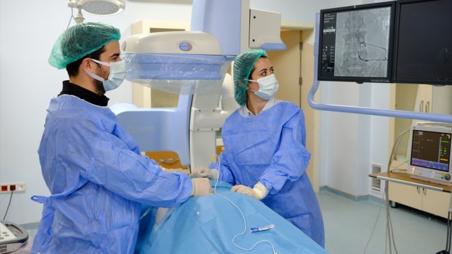 Şiddetli ağrıları olan hastalar algoloji kliniğinde tedavi oluyor