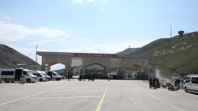 VAN - Sınır kapılarında oy verme işlemi başladı1