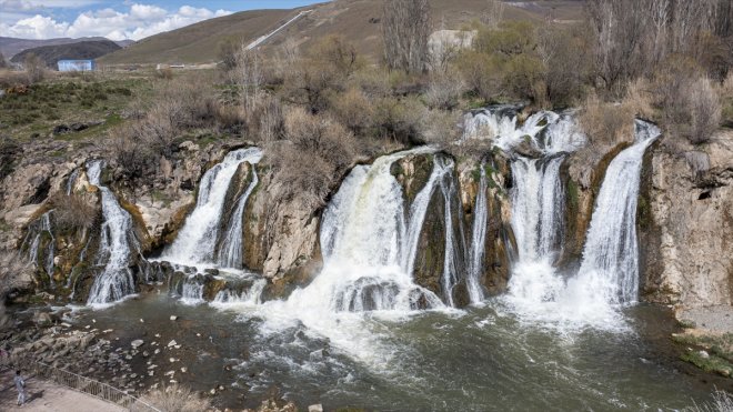 VAN - Yağışlar Muradiye Şelalesi