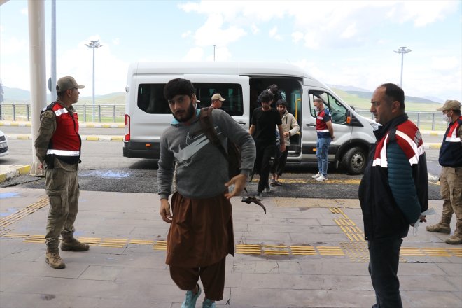 düzensiz gönderildi Afganistan Ağrı