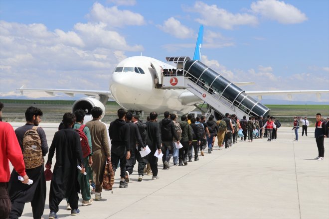 ülkelerine 227 gönderildi Ağrı