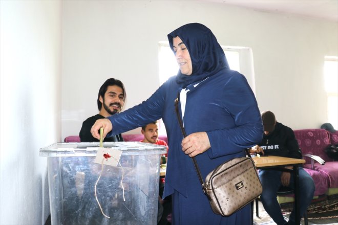 sandığa bulunan gitti seçmeni köy - 12 AĞRI 5