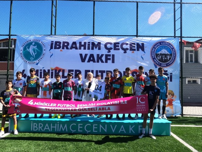 AĞRI 4. başladı Minikler Şenliği - Futbol 7