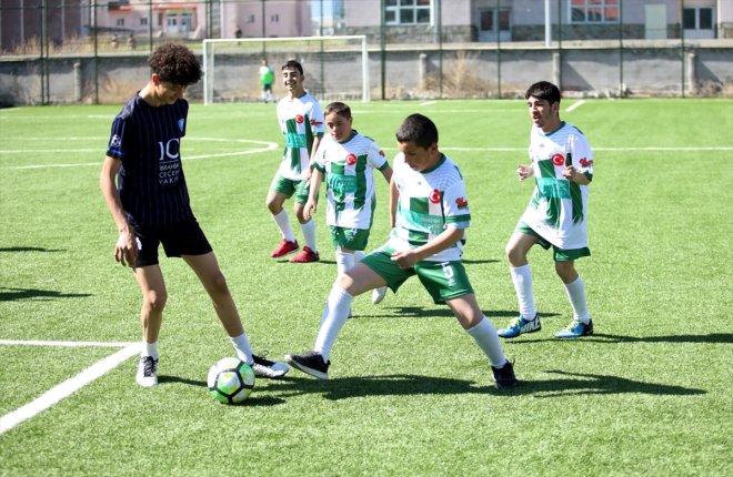 Futbol - 4. başladı Minikler AĞRI Şenliği 9