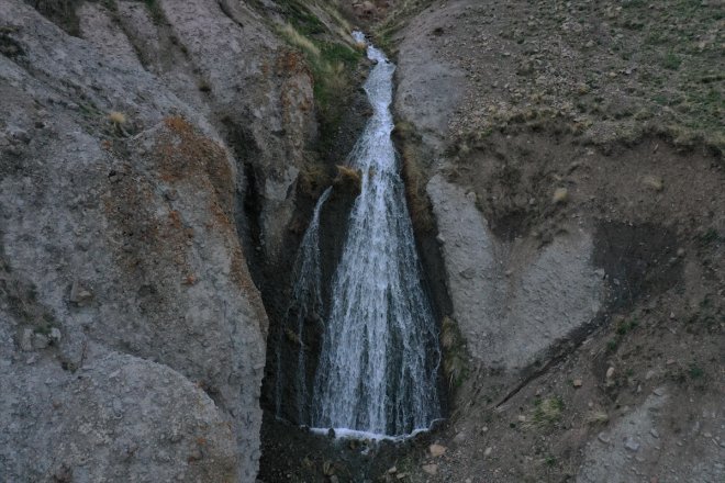 doğa yükseklikten metre tutkunlarını - 50 AĞRI akan şelale ağırlıyor 9