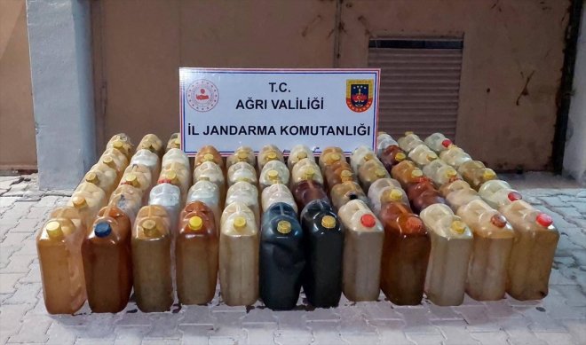 Ağrı'da gümrük kaçağı akaryakıt ve sigara ele geçirildi