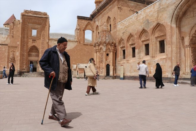 depremzedeler İshak Ağrı