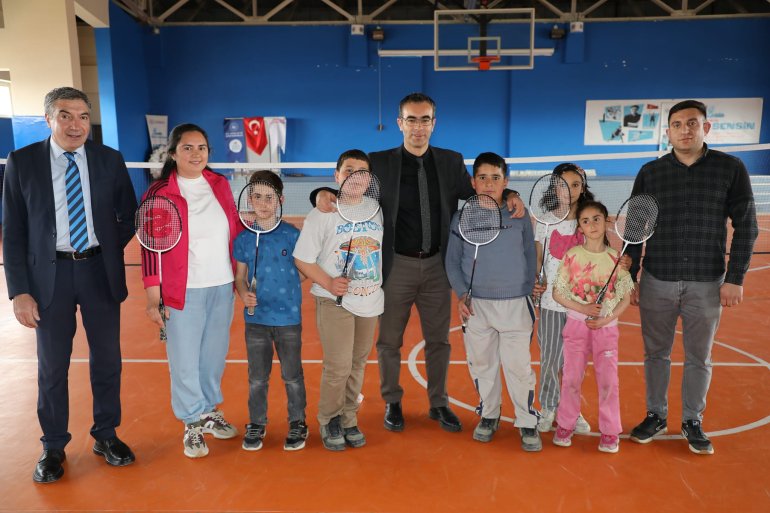 Ağrı Gençlik ve Spor İl Müdürü Fedai DİN, Diyadin Gençlik Merkezini Ziyaret Etti3