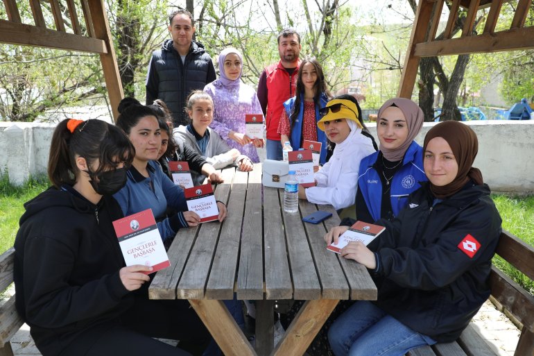 ağrı hamur kitap okuma1