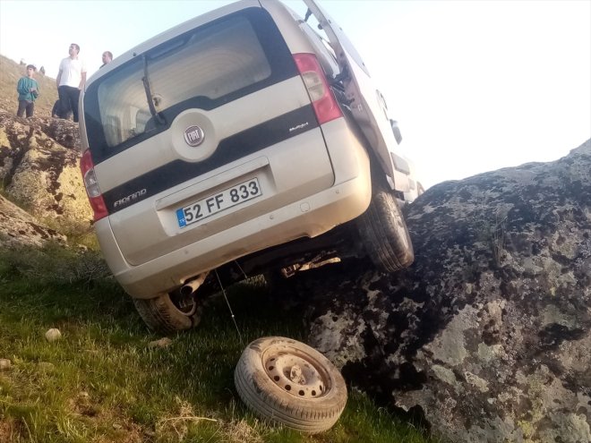 AĞRI hafif Şarampole devrilen aracın ticari yaralandı - sürücüsü 5