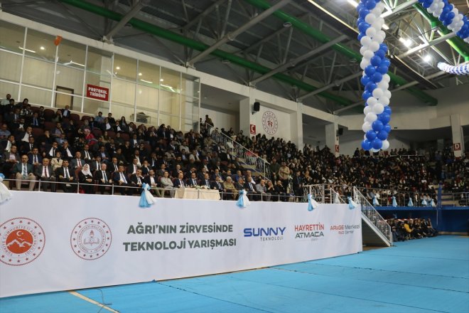 yeteneklerini robotik sergiledi öğrenciler Ağrılı kodlamadaki 2