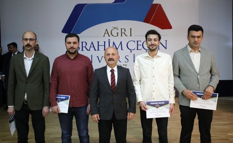 AİÇÜ Bilimsel Teşvik Ödülleri Cübbe Giyme Töreni2