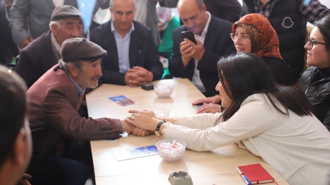 AK Parti Ağrı milletvekili adayları seçim çalışmalarına devam ediyor1