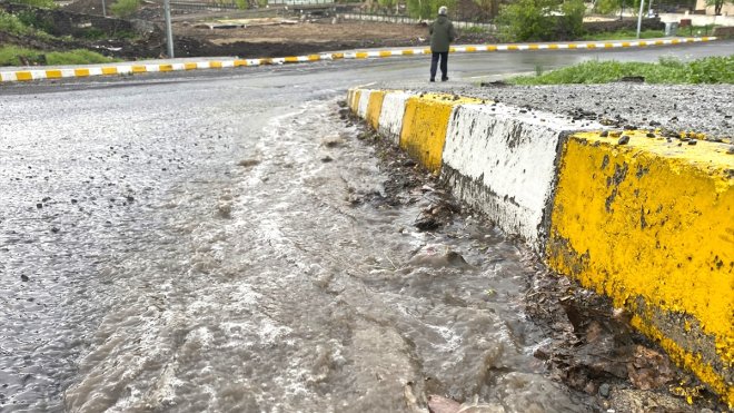 Ardahan'da sağanak ve dolu hayatı olumsuz etkiledi