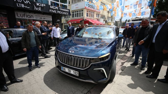 Türkiye'nin yerli otomobili Togg, Bingöl'de tanıtıldı