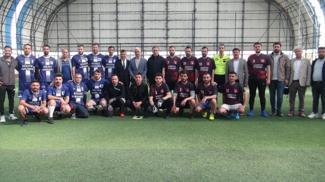 Tatvan'da öğretmenler arası futbol turnuvası başladı