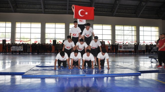 Bulanık'ta 19 Mayıs Atatürk'ü Anma Gençlik ve Spor Bayramı kutlandı