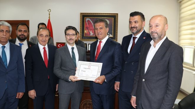 CHP Erzincan Milletvekili Mustafa Sarıgül mazbatasını aldı1