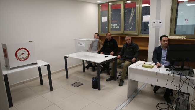 Cumhurbaşkanı Seçimi'nin ikinci turu için sınır kapılarında oy verme işlemi başladı