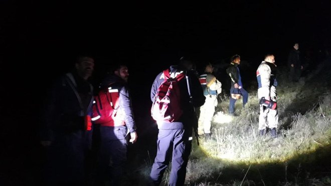 Erzincan'da doğa yürüyüşünde kaybolan 2 kişi bulundu