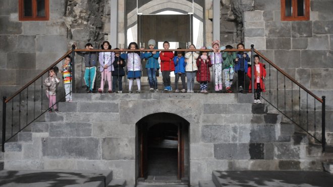 Erzurum'da anaokulu öğrencilerine tarihi mekanlar gezdirildi