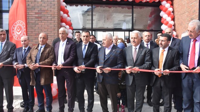 AK Parti Genel Başkanvekili Yıldırım, Kars Gündüz Engelli Bakım Merkezi açılışında konuştu: