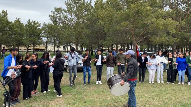 Kars'ta üniversite sınavına girecek öğrenciler için motivasyon etkinliği yapıldı