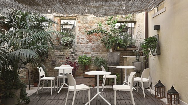 Koleksiyon Mobilya yeni açık hava ürünleri ile tasarımı dışarı taşıyor