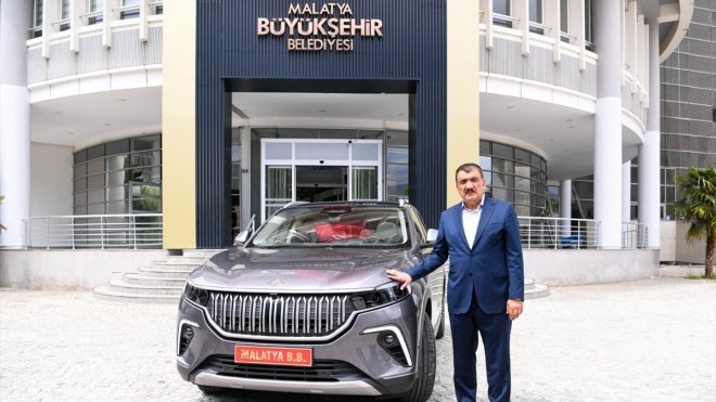 Malatya Büyükşehir Belediye Başkanı Gürkan, makam aracı Togg'u teslim aldı