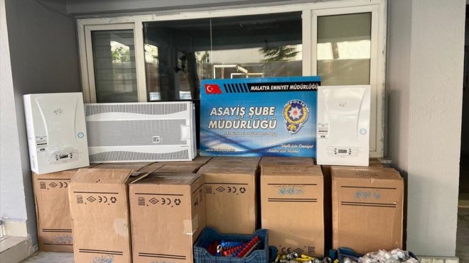 Malatya'da iş yerinden hırsızlık yapan 4 şüpheli yakalandı