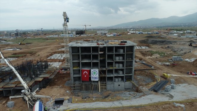 MALATYA - Deprem konutlarının yapımı devam ediyor1