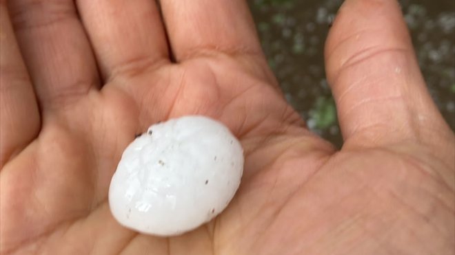 Malatya'nın Hekimhan ilçesinde dolu etkili oldu