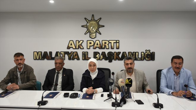 MALATYA - İstifa eden Zafer Partisi ilçe başkanı ve beraberindekiler AK Parti