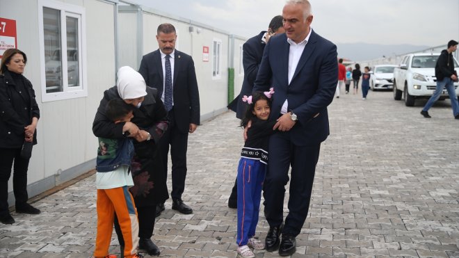 Kültür ve Turizm Bakanı Ersoy, Malatya'da konteyner kentleri ziyaret etti