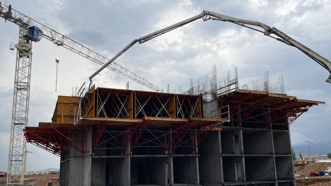 Malatyalı depremzedelerin kalıcı konutlarında inşaatlar devam ediyor