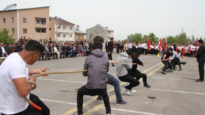 Malazgirt'te 19 Mayıs Atatürk'ü Anma Gençlik ve Spor Bayramı kutlandı