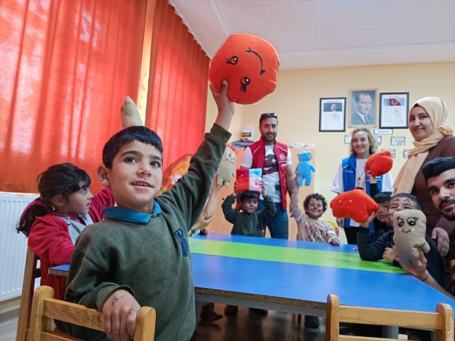 Köy oyuncaklarla güldürdüler çocuklarının yaptıkları - MUŞ yüzünü 18