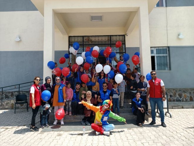 oyuncaklarla güldürdüler yaptıkları - çocuklarının Köy yüzünü MUŞ 20