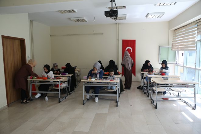 çocuklarının MUŞ yüzünü Köy yaptıkları oyuncaklarla - güldürdüler 3