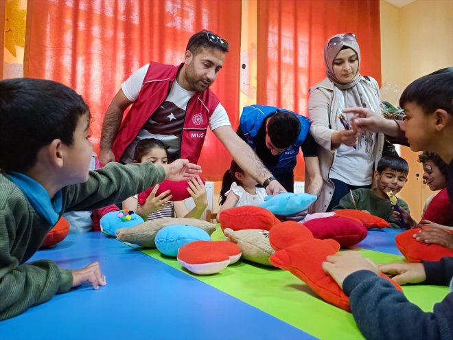 çocuklarının Köy MUŞ güldürdüler yüzünü oyuncaklarla - yaptıkları 21