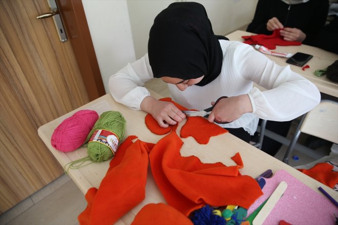 güldürdüler oyuncaklarla - yaptıkları çocuklarının yüzünü MUŞ Köy 7