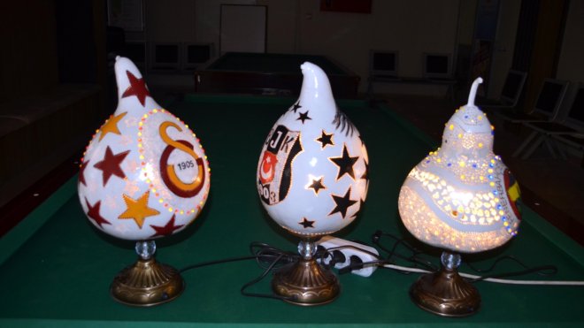 Muş'ta gençlerin kurslarda yaptığı ürünler sergilendi