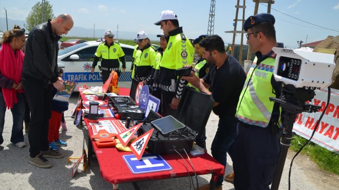 Muş'ta vatandaşlara yönelik trafik bilgilendirme etkinliği düzenlendi