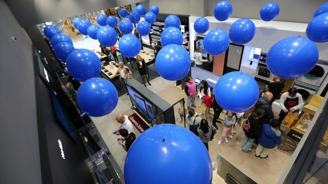 Samsung'un yeni deneyim mağazası İstanbul İstinyePark'ta açıldı