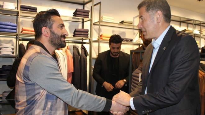 Cumhurbaşkanı adayı Sinan Oğan, Van'da esnafı ziyaret etti: